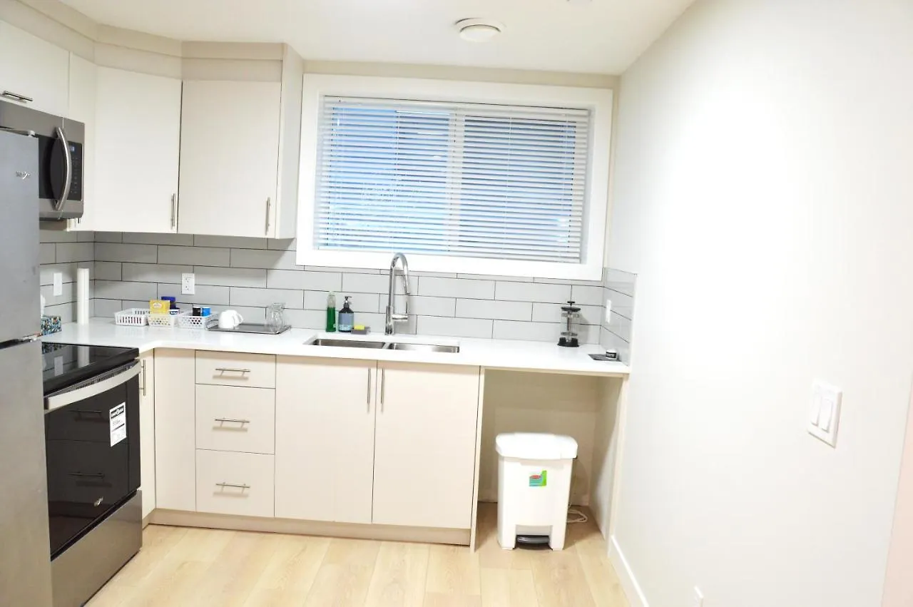 Secondary Suite, Separate Entrance Nw Calgary